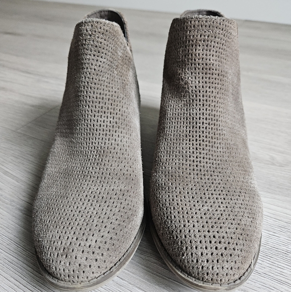 Crown Vintage Suede Leather Booties - Picture 4 of 8